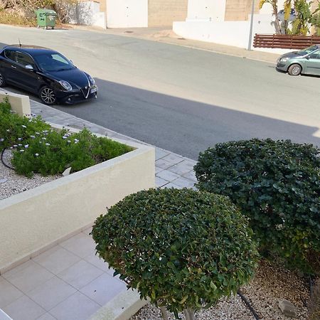 Beautiful 2 Bed Apartment In Peyia Valley, Paphos Екстер'єр фото
