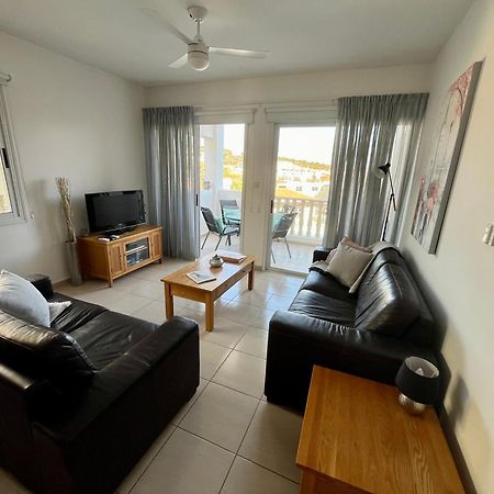 Beautiful 2 Bed Apartment In Peyia Valley, Paphos Екстер'єр фото