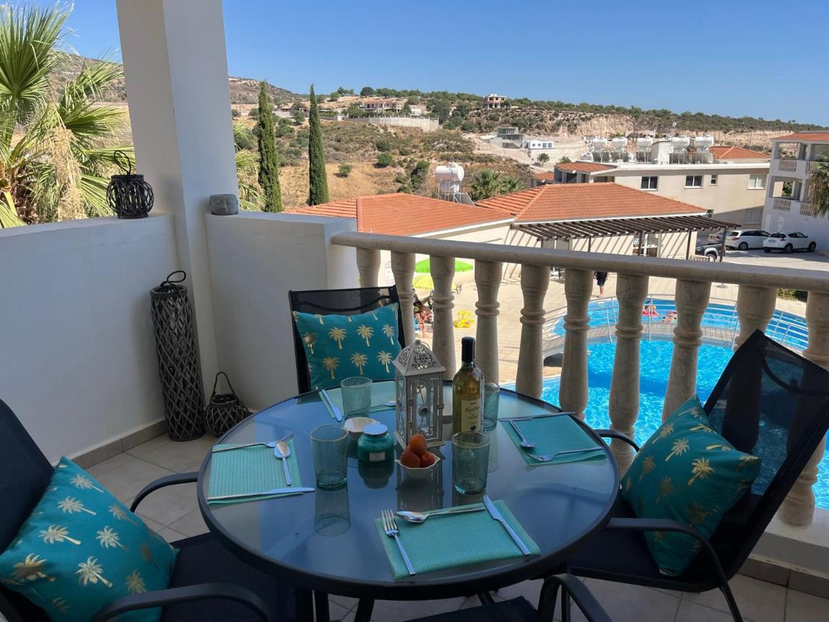 Beautiful 2 Bed Apartment In Peyia Valley, Paphos Екстер'єр фото