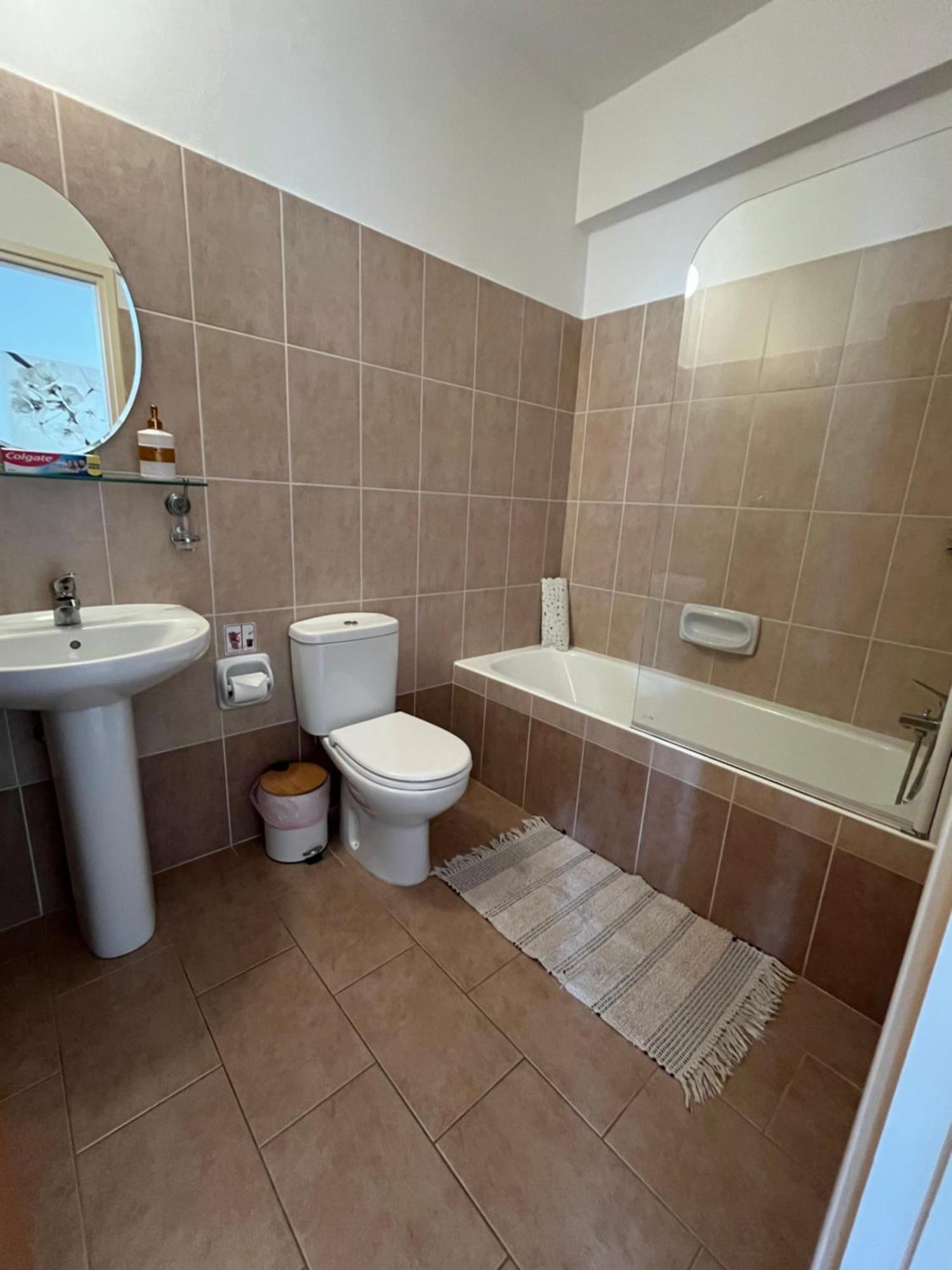 Beautiful 2 Bed Apartment In Peyia Valley, Paphos Екстер'єр фото